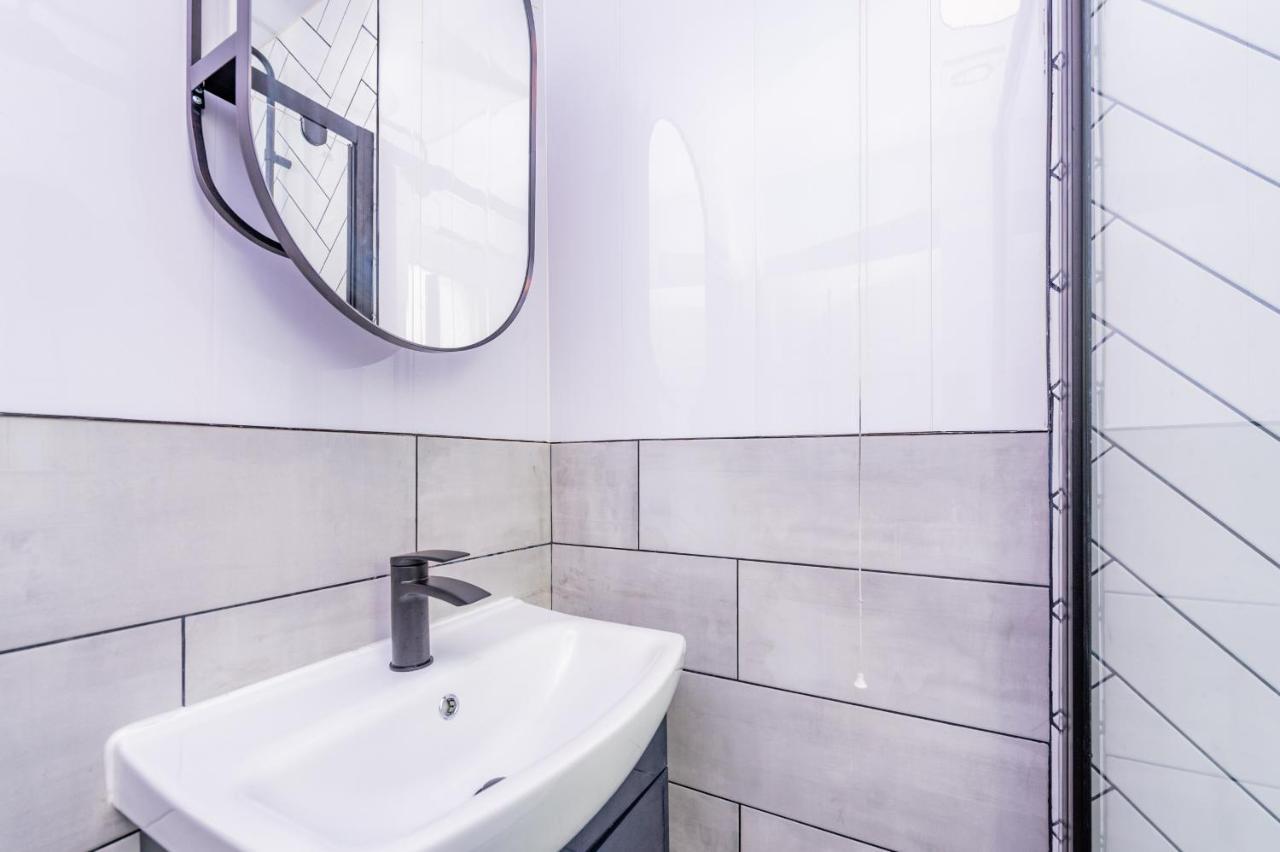 Studio Annexe By Papermill, Deeside - En-Suite, Heswall Buitenkant foto