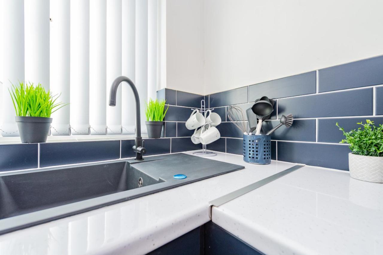 Studio Annexe By Papermill, Deeside - En-Suite, Heswall Buitenkant foto